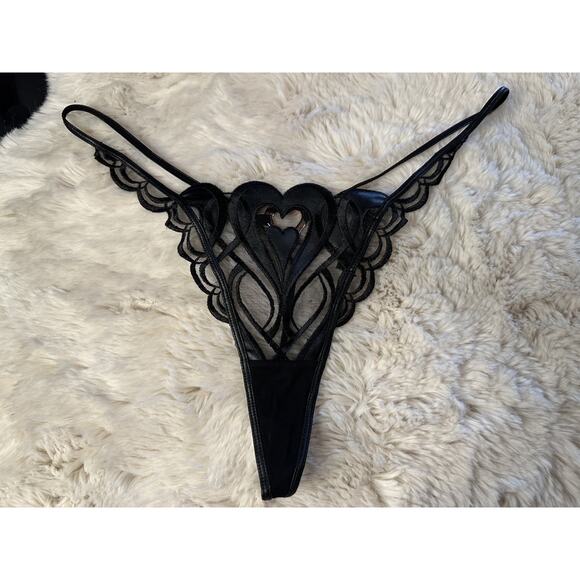 RARE🔥 Honey Birdette HEARTS🖤 Black Faux Leather Heart Thong Large - Picture 1 of 4